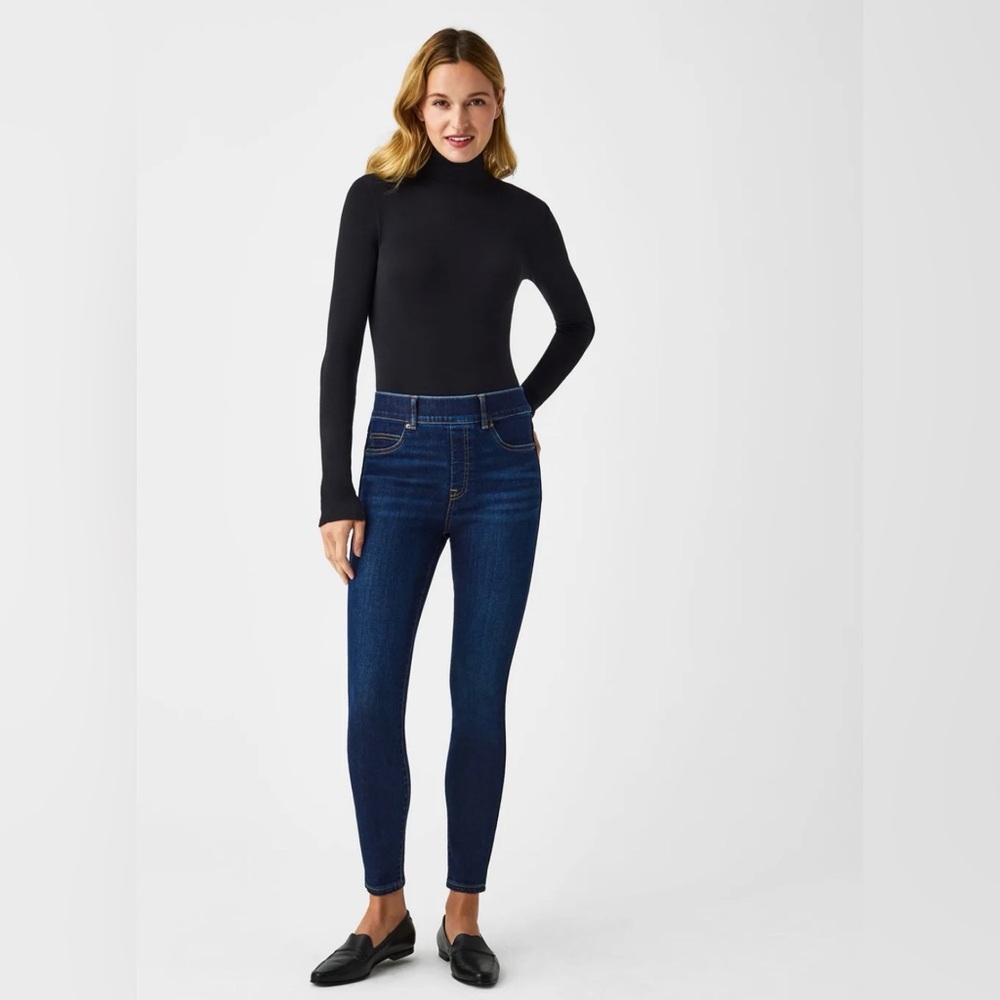 SPANX Women’s Ankle Skinny Jeans